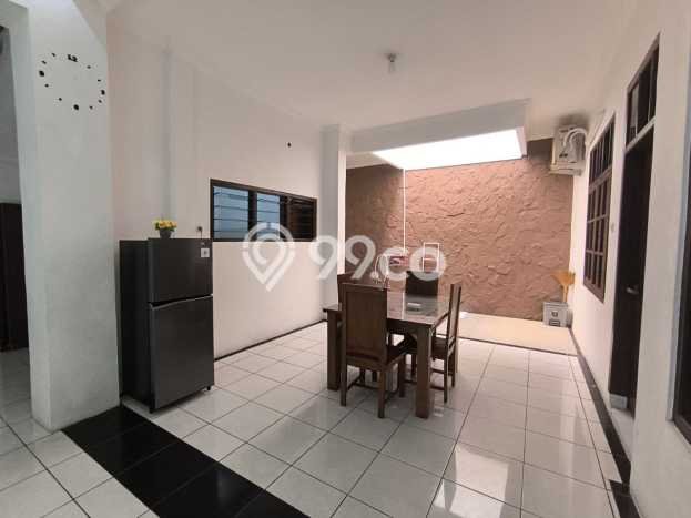 Rumah area Colomadu, 3 KM, Lingkungan Strategis, LT 186m² Bangunan 200m² Rumah area Colomadu, 3 KM, Lingkungan Strategis, LT 186m² Bangunan 200m²