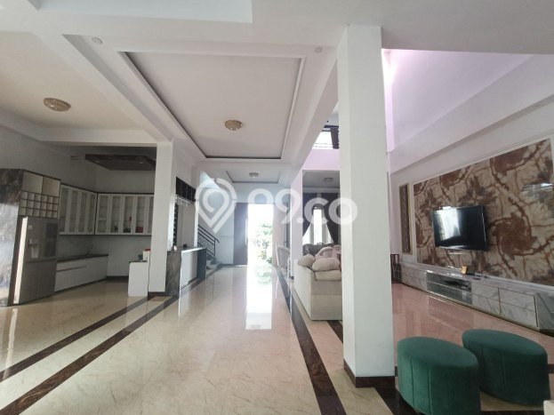 Dijual Hunian Mewah dengan Fasilitas Sekitar Komplit di Banjarsari, Surakarta Dijual Hunian Mewah dengan Fasilitas Sekitar Komplit di Banjarsari, Surakarta