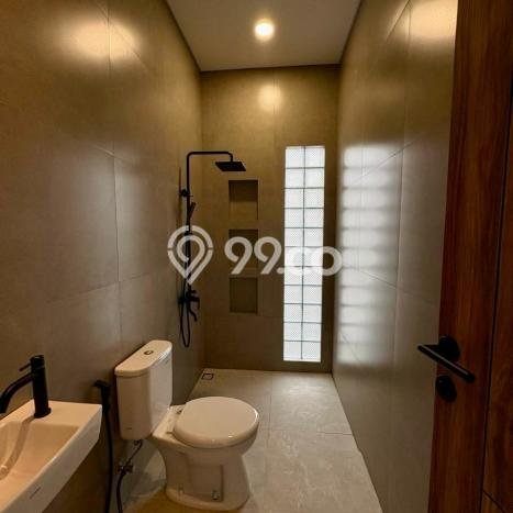 Dijual Rumah Premium dengan Fasilitas Sekitar Komplit di BSD, Tangerang Selatan Dijual Rumah Premium dengan Fasilitas Sekitar Komplit di BSD, Tangerang Selatan