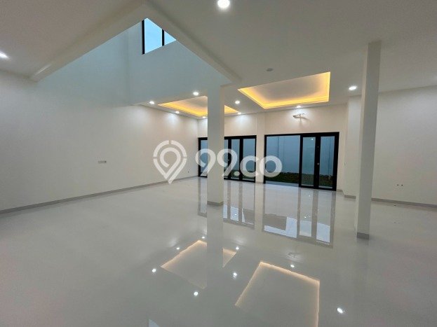 Rumah Mewah Dijual LT 375m2 di BSD, Tangerang Selatan Rumah Mewah Dijual LT 375m2 di BSD, Tangerang Selatan