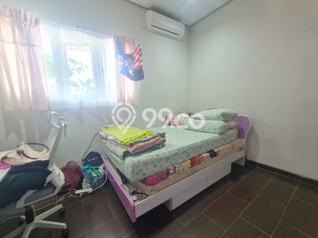 Rumah Strategis Minimalis Lb 240m2 di Serpong, Tangerang Selatan Rumah Strategis Minimalis Lb 240m2 di Serpong, Tangerang Selatan