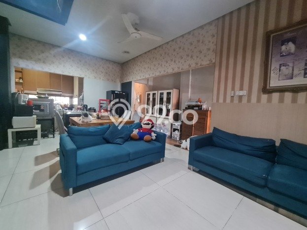 Rumah Strategis Minimalis Lb 240m2 di Serpong, Tangerang Selatan Rumah Strategis Minimalis Lb 240m2 di Serpong, Tangerang Selatan