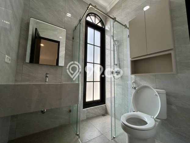Ready to Use! Premium House LT 123m2 Desain Elegan di BSD Ready to Use! Premium House LT 123m2 Desain Elegan di BSD