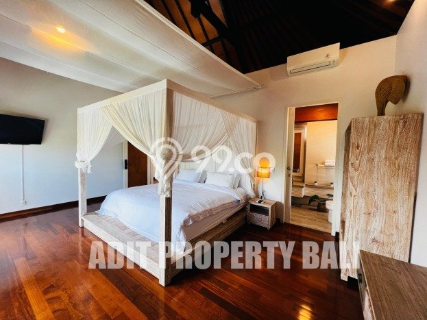 For Sale! Vila Kawasan , Area 490m2m², Lokasi Strategis For Sale! Vila Kawasan , Area 490m2m², Lokasi Strategis