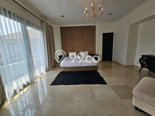 Rumah Elit LB 1000m2 Siap Pakai Desain Elegan di Kerobokan, Badung Rumah Elit LB 1000m2 Siap Pakai Desain Elegan di Kerobokan, Badung
