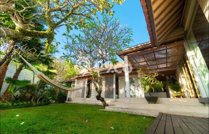 Dijual Vila di , Luas 956m2m², Area nyaman untuk keluarga Dijual Vila di , Luas 956m2m², Area nyaman untuk keluarga