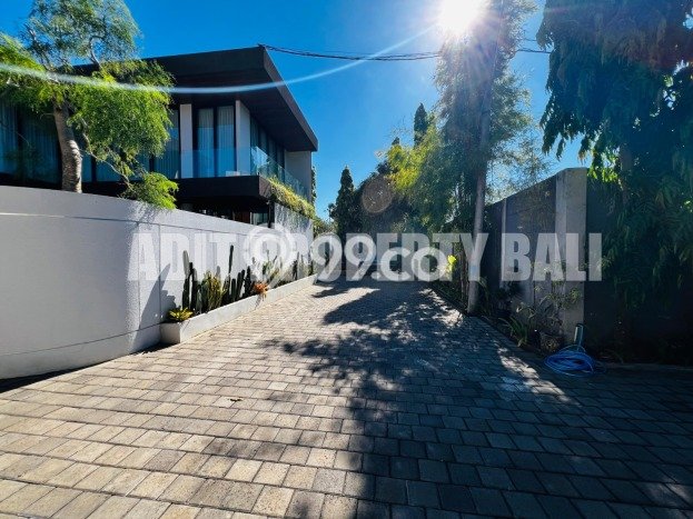Vila Potensial Kawasan , Ukuran 170m2m², Lingkungan Nyaman untuk Anda Vila Potensial Kawasan , Ukuran 170m2m², Lingkungan Nyaman untuk Anda