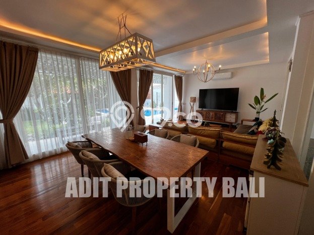 For Sale! Vila Kawasan , Area 490m2m², Lokasi Strategis For Sale! Vila Kawasan , Area 490m2m², Lokasi Strategis