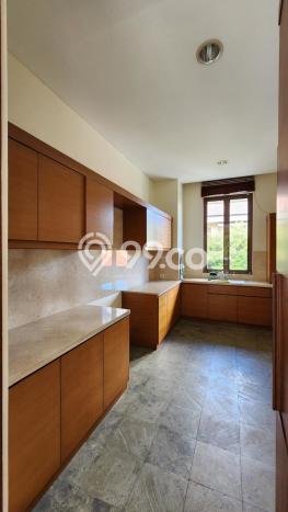 Vila Nyaman di , Luas 845m2m², View Menarik di area Vila Nyaman di , Luas 845m2m², View Menarik di area