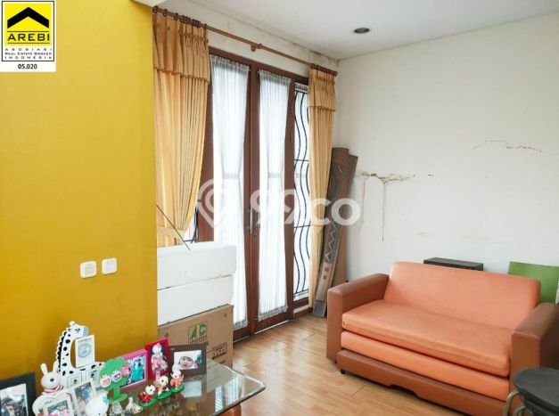 Siap Huni Hunian Elit 7 Kamar di Batununggal Dekat ke Mana Saja Siap Huni Hunian Elit 7 Kamar di Batununggal Dekat ke Mana Saja
