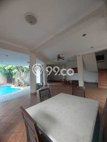Rumah Elit Modern Tanpa Renovasi di Kemang Jakarta Selatan Rumah Elit Modern Tanpa Renovasi di Kemang Jakarta Selatan