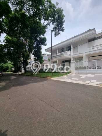 Disewakan Rumah Strategis di Pondok Indah LT 1200m2 / LB 800m2 Siap Huni Disewakan Rumah Strategis di Pondok Indah LT 1200m2 / LB 800m2 Siap Huni