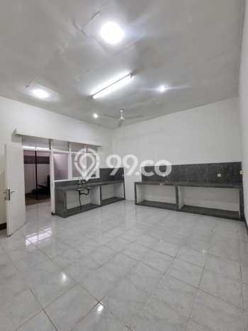 Rumah sewa siap pakai 4 Kamar Tidur di Kemang, Jakarta Selatan Rumah sewa siap pakai 4 Kamar Tidur di Kemang, Jakarta Selatan