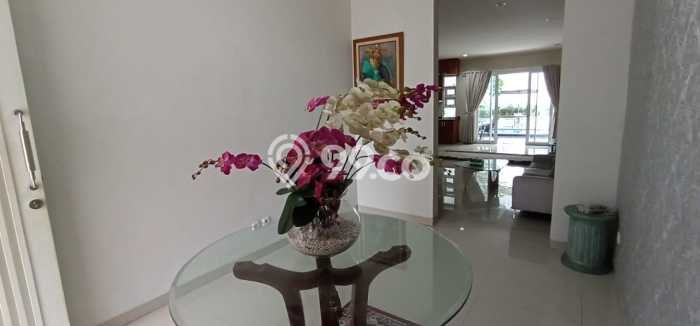 Rumah Sewa Jakarta Selatan LT 300m2 LB 300m2 Area Cipete Rumah Sewa Jakarta Selatan LT 300m2 LB 300m2 Area Cipete