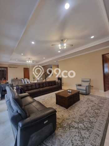 Rumah Elit LB 466m2 Siap Huni Desain Elegan di Kemang, Jakarta Selatan Rumah Elit LB 466m2 Siap Huni Desain Elegan di Kemang, Jakarta Selatan