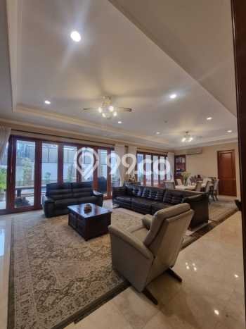 Rumah Elit LB 466m2 Siap Huni Desain Elegan di Kemang, Jakarta Selatan Rumah Elit LB 466m2 Siap Huni Desain Elegan di Kemang, Jakarta Selatan