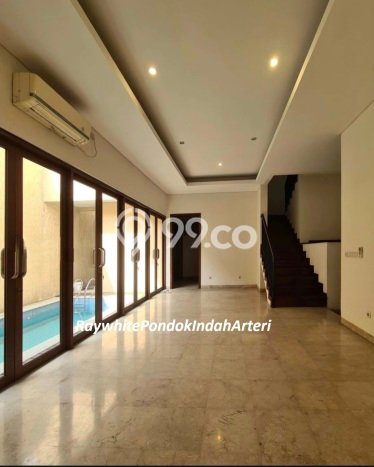 Hunian Mewah LB 400m2 Siap Pakai Desain Elegan di Kemang, Jakarta Selatan Hunian Mewah LB 400m2 Siap Pakai Desain Elegan di Kemang, Jakarta Selatan