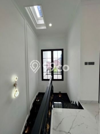 Dijual Rumah Luas Elegan Dengan View Cantik di BSD Nusaloka, Tangerang Dijual Rumah Luas Elegan Dengan View Cantik di BSD Nusaloka, Tangerang