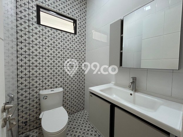 Ready to Use! Premium House LT 174m2 Desain Elegan di BSD Eminent Ready to Use! Premium House LT 174m2 Desain Elegan di BSD Eminent