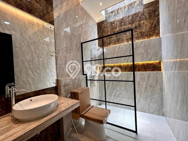 Rumah Luxury Modern Tanpa Renovasi di BSD Nusaloka Tangerang Rumah Luxury Modern Tanpa Renovasi di BSD Nusaloka Tangerang