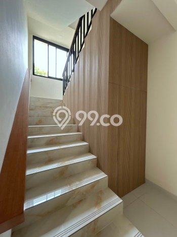 Ready to Use! Premium House LT 174m2 Desain Elegan di BSD Eminent Ready to Use! Premium House LT 174m2 Desain Elegan di BSD Eminent
