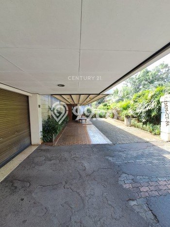 Ready to Use! Luxury House LT 731m2 Desain Modern di Simprug Ready to Use! Luxury House LT 731m2 Desain Modern di Simprug