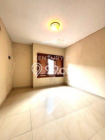 Hunian Elit LB 147m2 Siap Huni Desain Elegan di Pondok Indah, Jakarta Selatan Hunian Elit LB 147m2 Siap Huni Desain Elegan di Pondok Indah, Jakarta Selatan