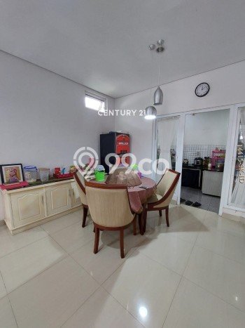 For Sale Hunian Rumah Terawat 4 KT di Bintaro, Tangerang Selatan For Sale Hunian Rumah Terawat 4 KT di Bintaro, Tangerang Selatan