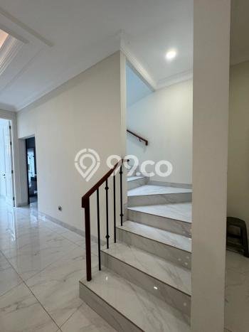 Siap Huni Hunian Elit 4 Kamar di Kelapa Gading Dekat ke Mana Pun Siap Huni Hunian Elit 4 Kamar di Kelapa Gading Dekat ke Mana Pun