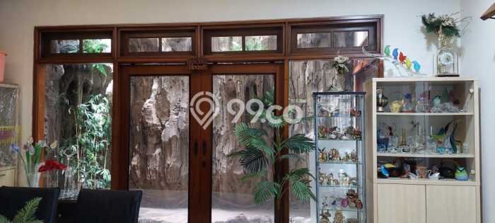 Rumah Mewah LB 200m2 Siap Huni Desain Elegan di Pulo Asem, Jakarta Timur Rumah Mewah LB 200m2 Siap Huni Desain Elegan di Pulo Asem, Jakarta Timur