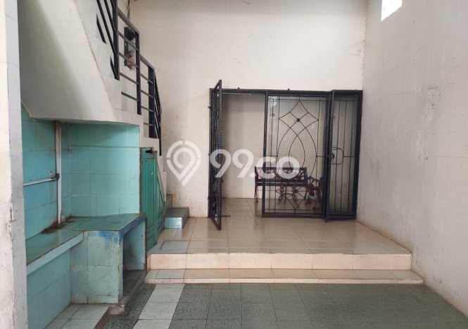Ruko Dijual di Jakarta Pusat LT 150m2 & LB 400m2 Lokasi Terbaik! Ruko Dijual di Jakarta Pusat LT 150m2 & LB 400m2 Lokasi Terbaik!