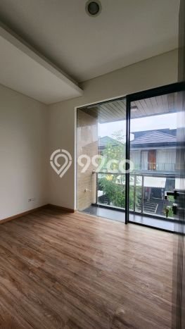 Rumah Luas Asri 4 KT Siap Pakai di Gading Serpong Tangerang Rumah Luas Asri 4 KT Siap Pakai di Gading Serpong Tangerang