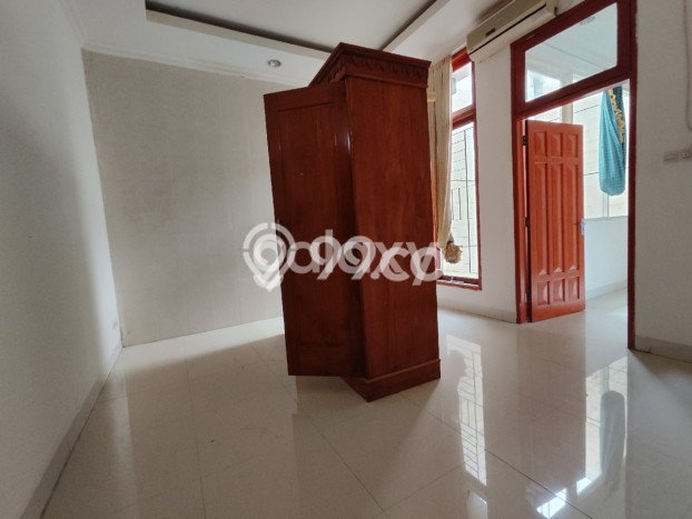 Rumah Asri area Rungkut, 4 KT, Lingkungan Tenang, LT 200m² Bangunan 300m² Rumah Asri area Rungkut, 4 KT, Lingkungan Tenang, LT 200m² Bangunan 300m²