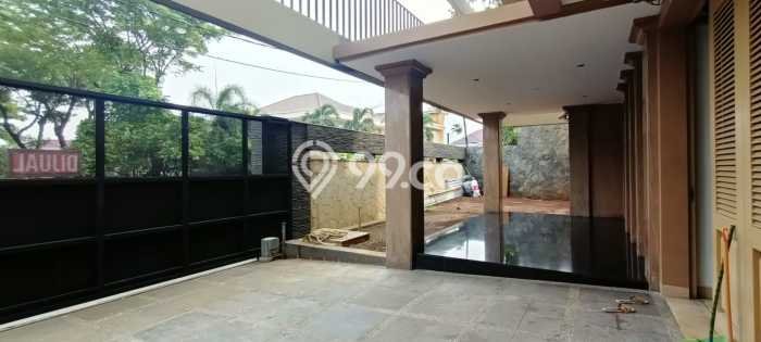Dijual Rumah Luas Megah Dengan View Eksklusif di Villa Meruya, Jakarta Barat Dijual Rumah Luas Megah Dengan View Eksklusif di Villa Meruya, Jakarta Barat