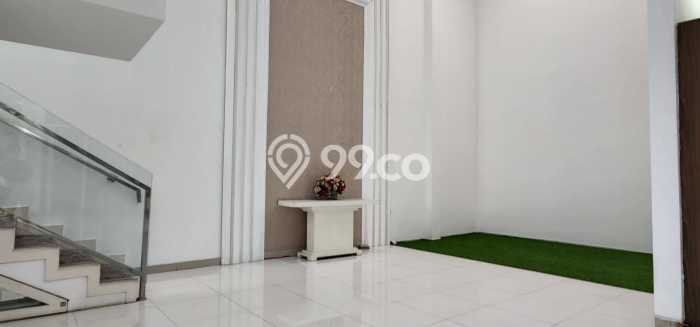 Jual Rumah Luas Megah Dengan View Cantik di Joglo, Jakarta Barat Jual Rumah Luas Megah Dengan View Cantik di Joglo, Jakarta Barat