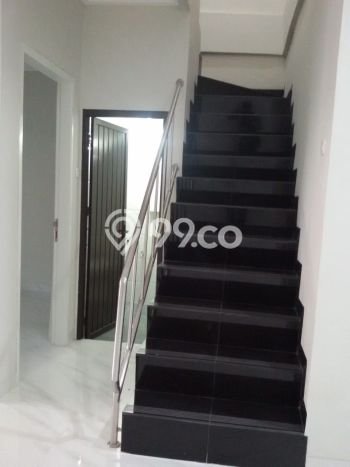 Rumah Elit Modern Siap Huni di Pantai Indah Kapuk Jakarta Utara Rumah Elit Modern Siap Huni di Pantai Indah Kapuk Jakarta Utara