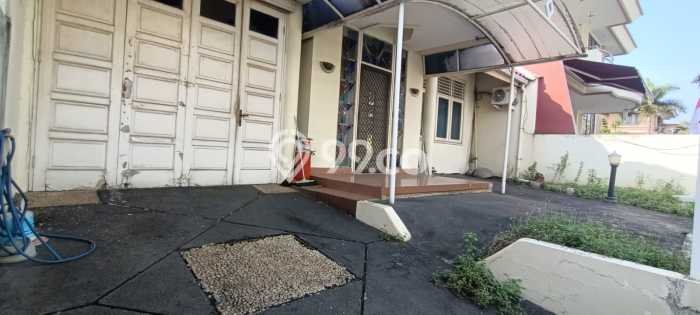 Rumah Eksklusif Dijual LT 160m2 di Kebon Jeruk, Jakarta Barat Rumah Eksklusif Dijual LT 160m2 di Kebon Jeruk, Jakarta Barat