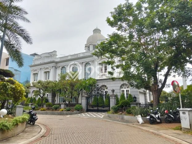 For Sale! Premium House LT 1679m2 Desain Elegan di Pantai Indah Kapuk For Sale! Premium House LT 1679m2 Desain Elegan di Pantai Indah Kapuk