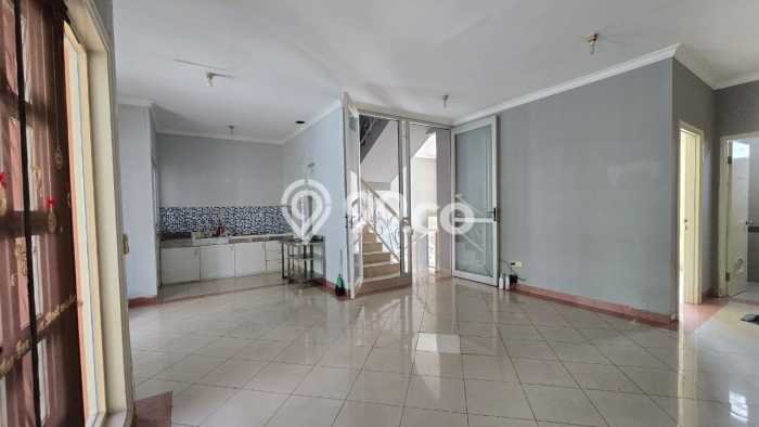Disewakan! Rumah 3 Kamar Tidur &
2 Kamar Mandi di Pantai Indah Kapuk, Jakarta Utara Disewakan! Rumah 3 Kamar Tidur &
2 Kamar Mandi di Pantai Indah Kapuk, Jakarta Utara