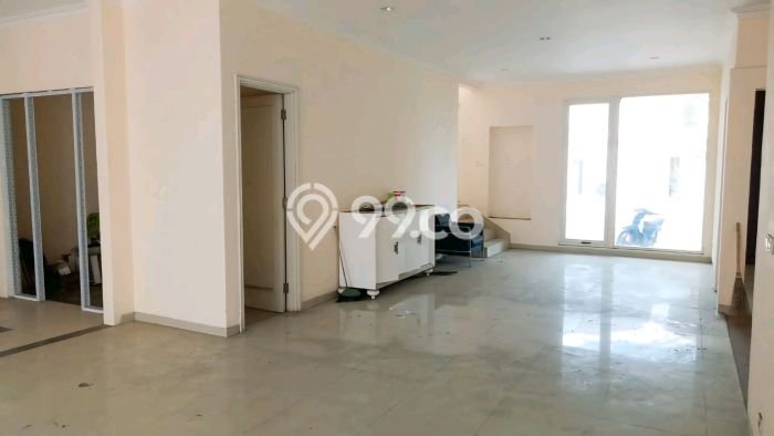 Disewakan! Rumah 4 Kamar Tidur &
3 Kamar Mandi di Alam Sutera, Tangerang Disewakan! Rumah 4 Kamar Tidur &
3 Kamar Mandi di Alam Sutera, Tangerang