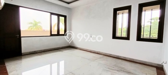 Dijual Rumah Luas Megah Dengan View Eksklusif di Villa Meruya, Jakarta Barat Dijual Rumah Luas Megah Dengan View Eksklusif di Villa Meruya, Jakarta Barat