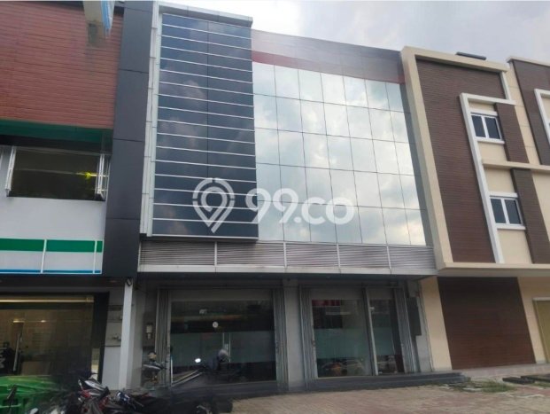 Ruko disewakan di Penjaringan Jakarta Utara dengan luas bangunan 690m2 Ruko disewakan di Penjaringan Jakarta Utara dengan luas bangunan 690m2