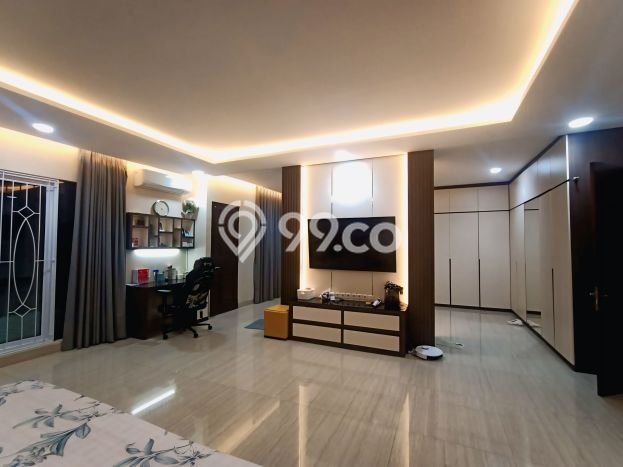 Ready to Use! Luxury House LT 230m2 Desain Elegan di Pluit Ready to Use! Luxury House LT 230m2 Desain Elegan di Pluit