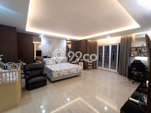 Ready to Use! Luxury House LT 230m2 Desain Elegan di Pluit Ready to Use! Luxury House LT 230m2 Desain Elegan di Pluit