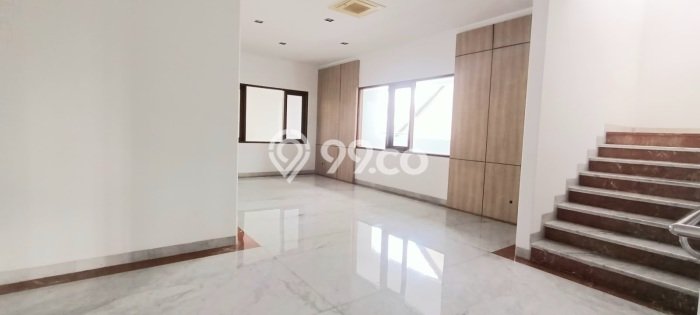 Dijual Rumah Luas Megah Dengan View Eksklusif di Villa Meruya, Jakarta Barat Dijual Rumah Luas Megah Dengan View Eksklusif di Villa Meruya, Jakarta Barat