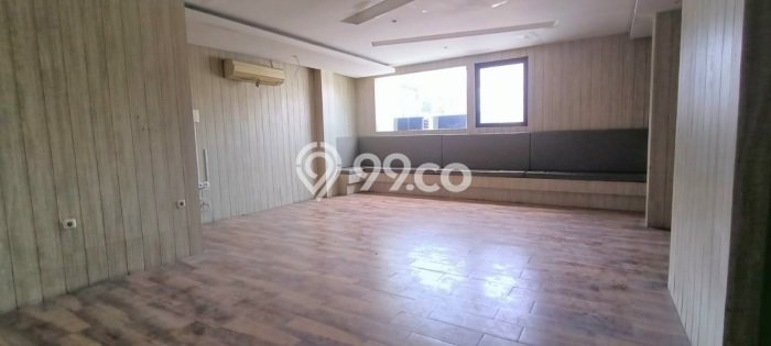 FOR RENT! Ruko di Srengseng Cocok untuk Bisnis 385m2 FOR RENT! Ruko di Srengseng Cocok untuk Bisnis 385m2