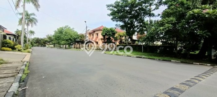 Dijual Rumah Luas Megah Dengan View Eksklusif di Villa Meruya, Jakarta Barat Dijual Rumah Luas Megah Dengan View Eksklusif di Villa Meruya, Jakarta Barat