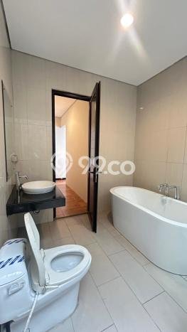 Rumah Elit Modern Tanpa Renovasi di BSD City Tangerang Rumah Elit Modern Tanpa Renovasi di BSD City Tangerang