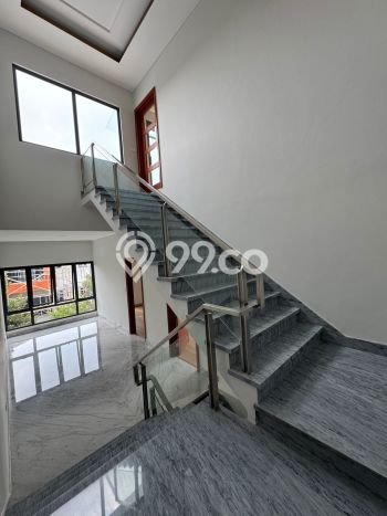 Jual Rumah Luas Megah Dengan View Eksklusif di BSD, Tangerang Jual Rumah Luas Megah Dengan View Eksklusif di BSD, Tangerang