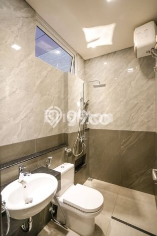 Hunian Elit LB 325m2 Siap Pakai Desain Elegan di Gading Serpong, Tangerang Hunian Elit LB 325m2 Siap Pakai Desain Elegan di Gading Serpong, Tangerang